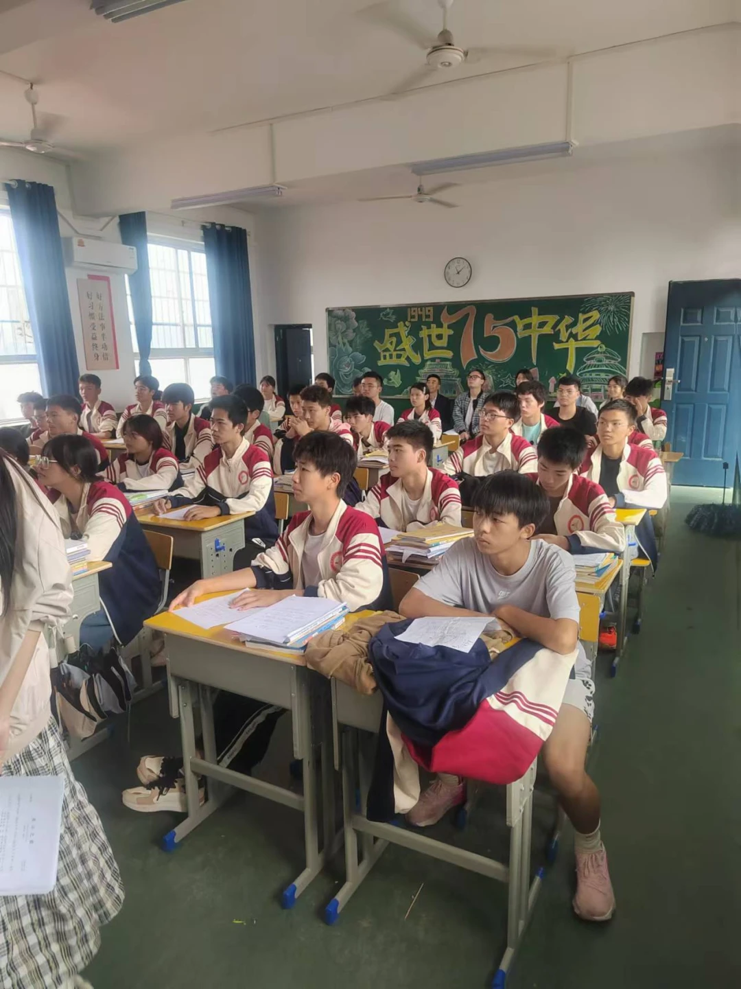 职业球员如何通过联赛提升竞技水平_0
